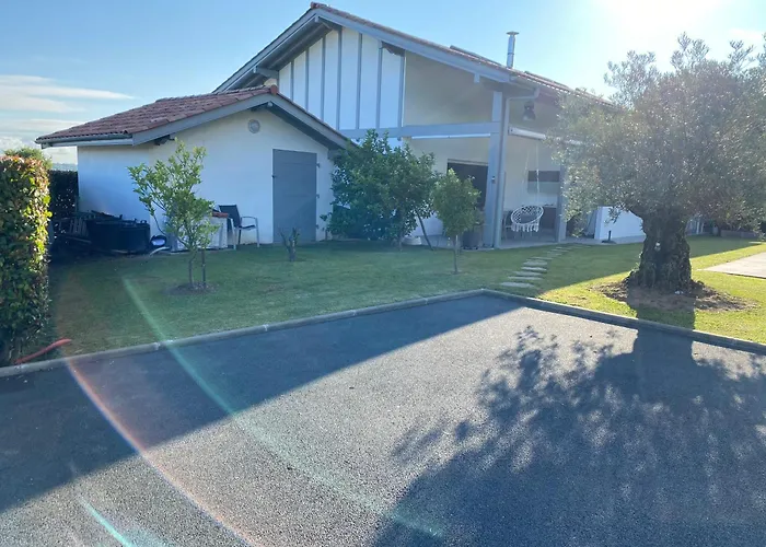 Вилла Avec Piscine Entre Et Montagne *