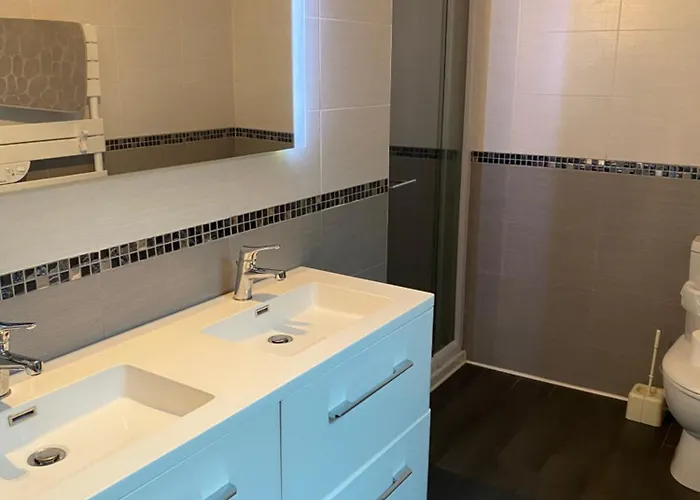 Вилла Avec Piscine Entre Et Montagne