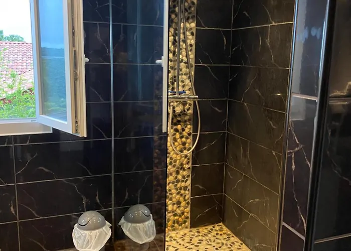 Вилла Avec Piscine Entre Et Montagne